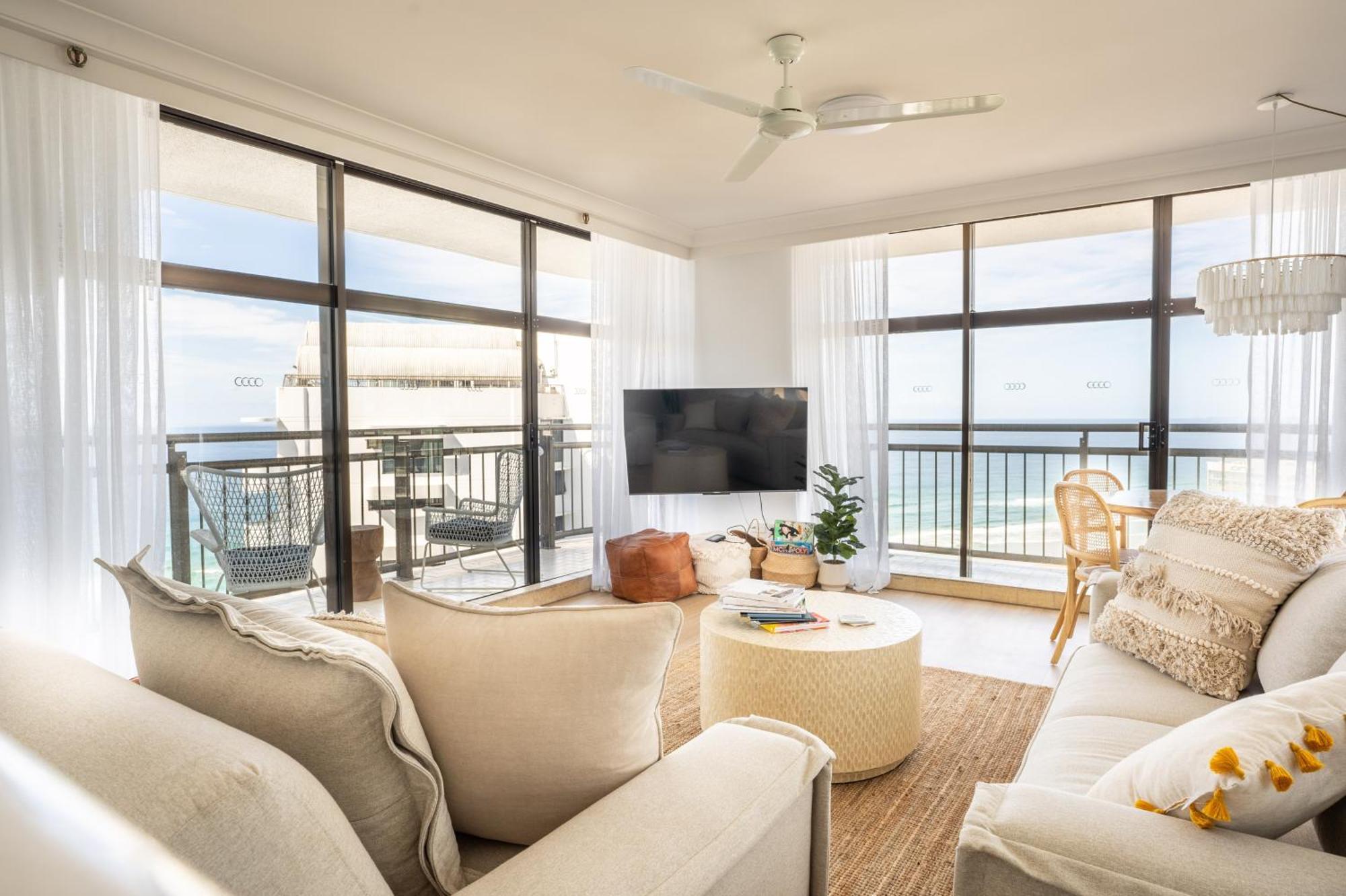 My Surfers Seaview Apartment *