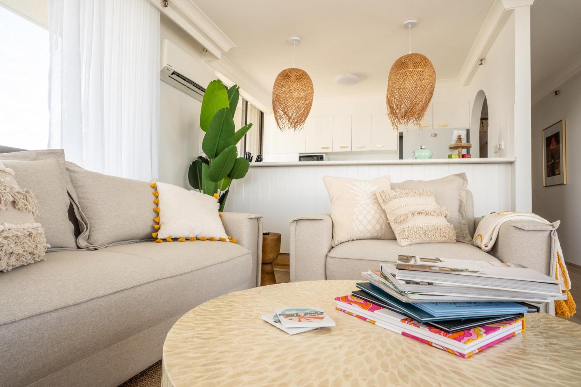 My Surfers Seaview Apartment